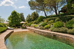 Swimming Pool, Natural Landscape, Water, Property, Garden, Estate, Tree, Real Estate, Botany, Reflecting Pool