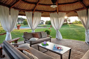 Terrace/patio - Villa Sant' Angelo - Villa with private pool (Poppi)