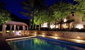 Pool - Villa Gubbio - Luxury Villa Rental with private swimming pool in Gubbio, Umbria (Gubbio)
