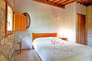 3 camere, culla da viaggio, Wi-Fi gratuito