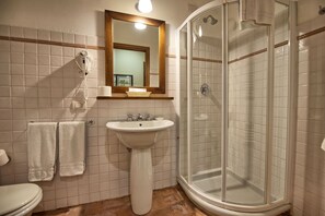 Bathtub, hair dryer, bidet - Fornacino 3 - Apartment with swimming pool (Vagliagli)