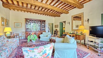 Een dvd-speler en een tafeltennistafel