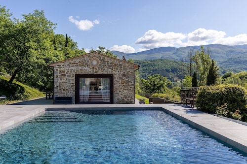 Villa Casentino - Large Country House with private swimming pool in Capolona, Tuscany