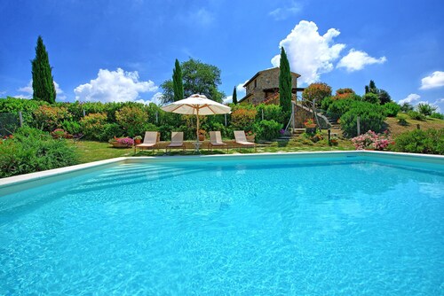 Castelmuzio - Detached house with private pool