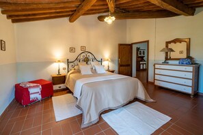 2 chambres, fer et planche à repasser, lit parapluie, Wi-Fi gratuit