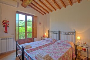 2 Schlafzimmer, Reisekinderbett, kostenloses WLAN