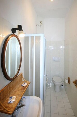 Douche, bidet