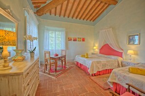 10 camere, culla da viaggio, Wi-Fi gratuito