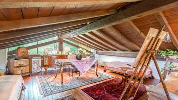 4 camere, ferro/asse da stiro, culla da viaggio, Wi-Fi gratuito