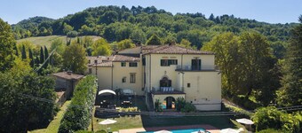 Villa La Ginestra jossa 7 makuuhuonetta ja 14 vuodepaikkaa