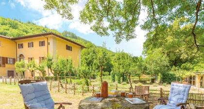 Villa in Poggiolo-salaiole with 6 bedrooms sleeps 12