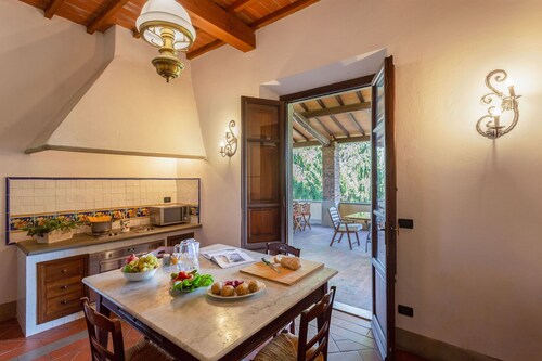 Villa in Vicchio with 10 bedrooms sleeps 20
