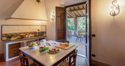 Villa in Vicchio with 10 bedrooms sleeps 20