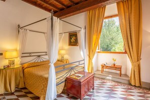 10 Schlafzimmer, BĂŒgeleisen/BĂŒgelbrett, Reisekinderbett