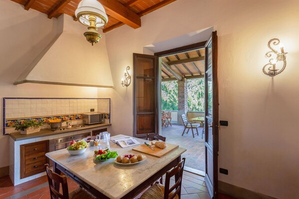 Dining - Stunning private villa for 20 guests with WIFI, sauna, private pool, TV, patio and panoramic view (Vicchio)