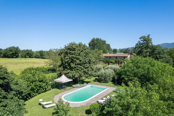 Pool - Stunning private villa with private pool, WIFI, TV, patio, pets allowed and panoramic view (Rupecanina)