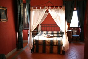 7 slaapkamers, een strijkplank/strijkijzer, reisbedje, gratis wifi