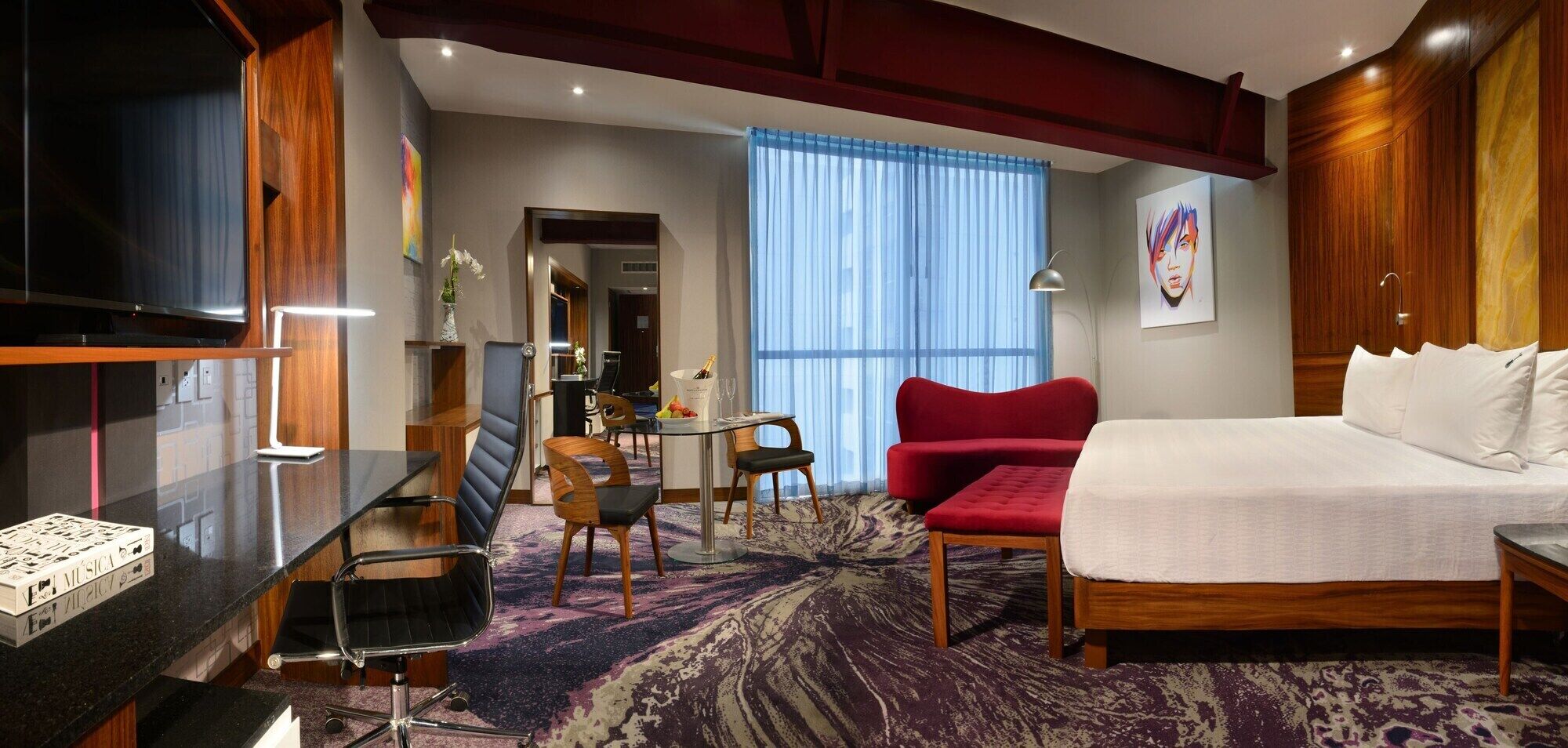 Articles gratuits dans le mini-bar, coffres-forts dans les chambres