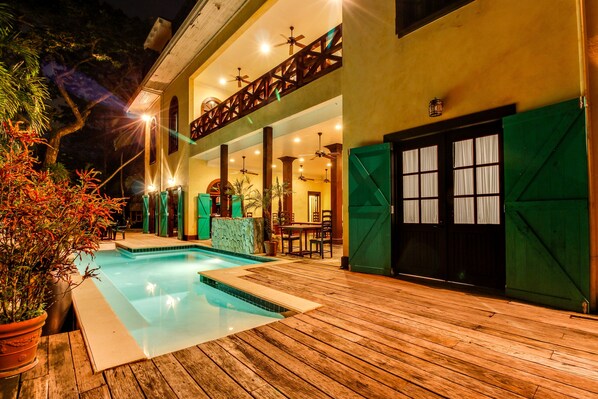 Pool - Riverfront Suite with Balcony, WiFi, AC, Infinity Pool & Forest View (San Ignacio)