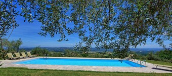 Belle maison de vacances privée avec piscine, WIFI, climatisation, vue panoramique et parking