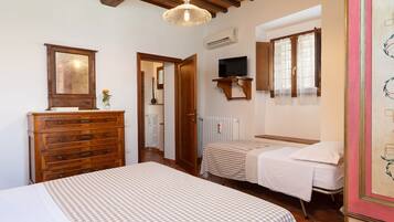 5 Schlafzimmer, Bügeleisen/Bügelbrett, Reisekinderbett, kostenloses WLAN