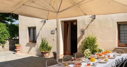 Wonderful private villa for 11 guests with WIFI, private pool, A/C, TV and panoramic view