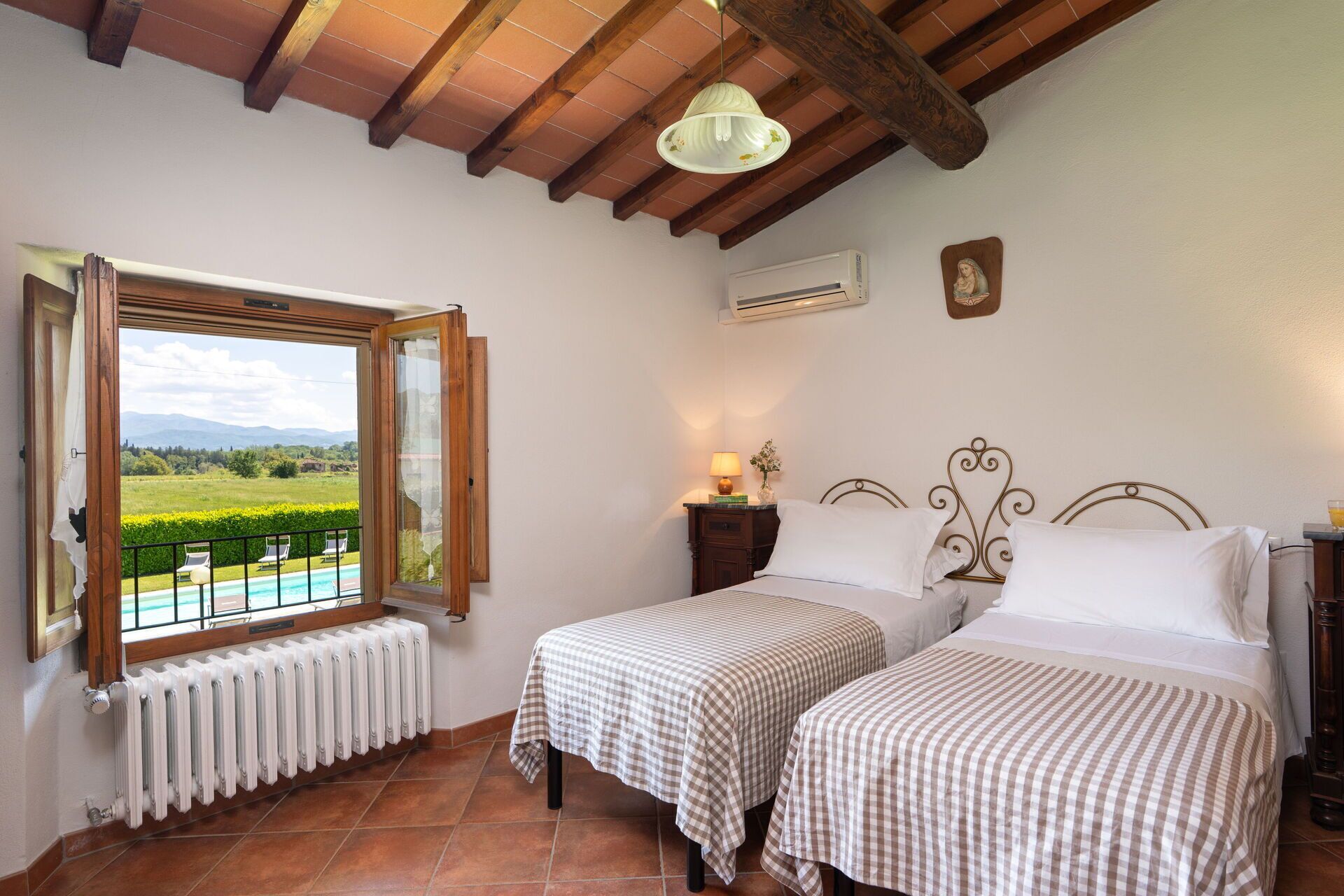 5 Schlafzimmer, Bügeleisen/Bügelbrett, Reisekinderbett, kostenloses WLAN