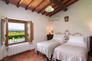 5 chambres, fer et planche à repasser, lit parapluie, Wi-Fi gratuit