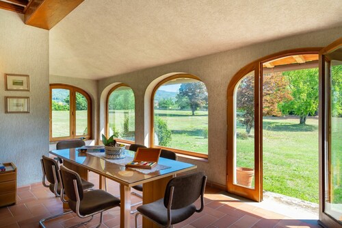 Merveilleuse maison de vacances privée avec WIFI, piscine privée, TV, patio et vue panoramique