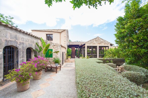 Exterior - CAN CASTA - Villa with private pool in Petra. Free WiFi. (Petra)