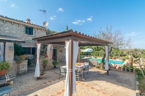 Outdoor dining - FINCA SON MATGINET 18 - Villa with private pool in SINEU. Free WiFi (Sineu)