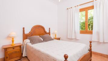 6 Schlafzimmer, Bügeleisen/Bügelbrett, kostenloses WLAN, Bettwäsche