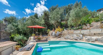 CAN BESSÓ MANCOR DE LA VALL - Fantastic 19th century villa with private pool in Mancor De