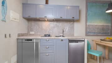 Refrigerador, horno, parrilla de estufa y lavavajillas