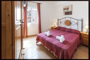 3 bedrooms, iron/ironing board, bed sheets