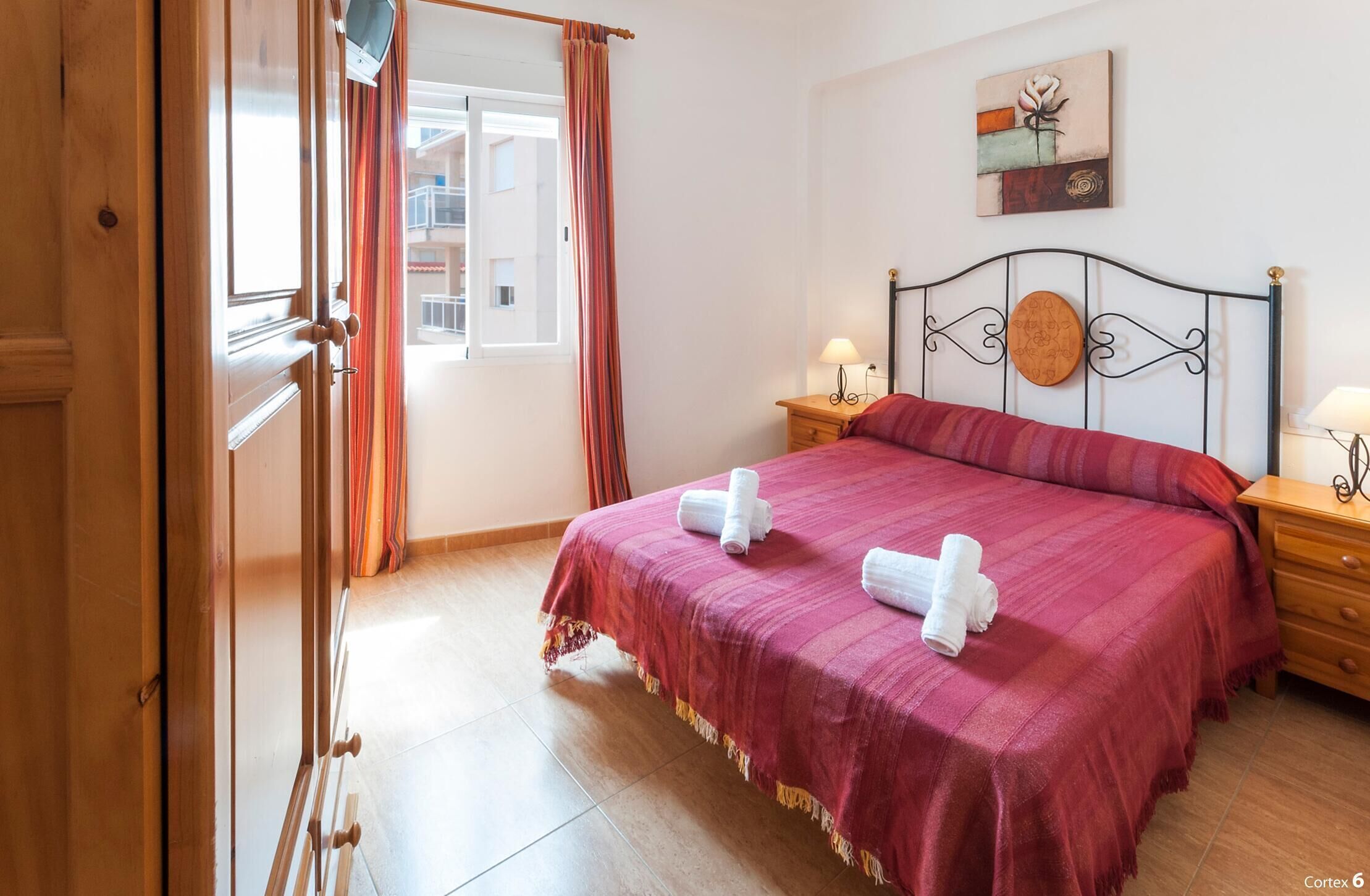 3 bedrooms, iron/ironing board, bed sheets