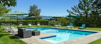 Country House / Farm House in Borgo San Lorenzo with 5 bedrooms sleeps 10