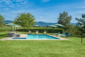 Pool - Country House / Farm House in Borgo San Lorenzo with 5 bedrooms sleeps 10 (Borgo San Lorenzo)