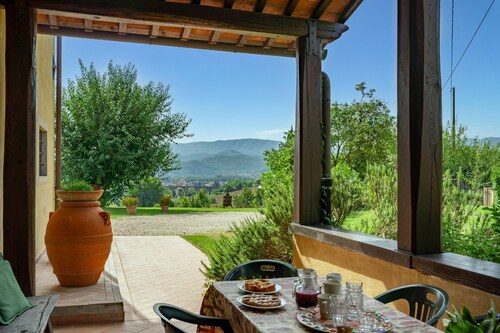 Country House / Farm House in Borgo San Lorenzo with 5 bedrooms sleeps 10