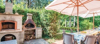 Country House / Farm House in Vicchio with 8 bedrooms sleeps 16