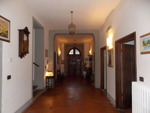 Interni