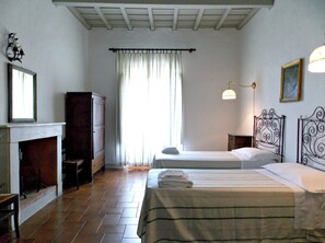 3 bedrooms, iron/ironing board, travel cot, free WiFi - Villa in Scarperia with 3 bedrooms sleeps 6 (Scarperia)