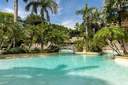 Luxe 2BR 2. 5BA Condo, Matapalo # 205 à la Diria Resort