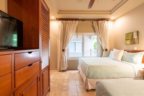 2 عدّة غرف نوم ومكواة/لوح كي وواي فاي مجانًا وملاءات أسرّة