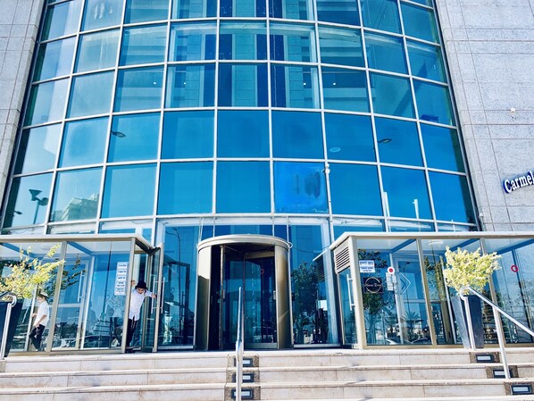 Property entrance - The Seasons King David apartment (Netanya)