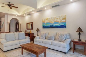 Smart-TV, videospill og kontorer