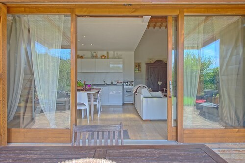 Atemberaubendes alleinstehendes Ferienhaus mit Klimaanlage,  W-LAN, TV, Innenhof und Panoramablick