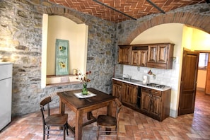 Refrigerador, microondas, horno y lavavajillas