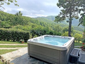 Idromassaggio all'aperto