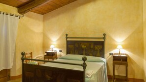 Unclassified image, 4 of 38, button - Beautiful private villa for 9 guests with WIFI, private pool, TV, veranda and pets allowed (Cortona)